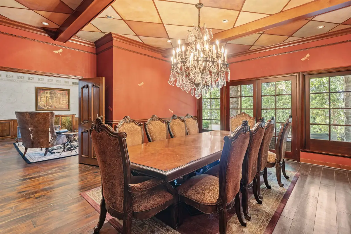 Formal dining room at Chelsea Manor