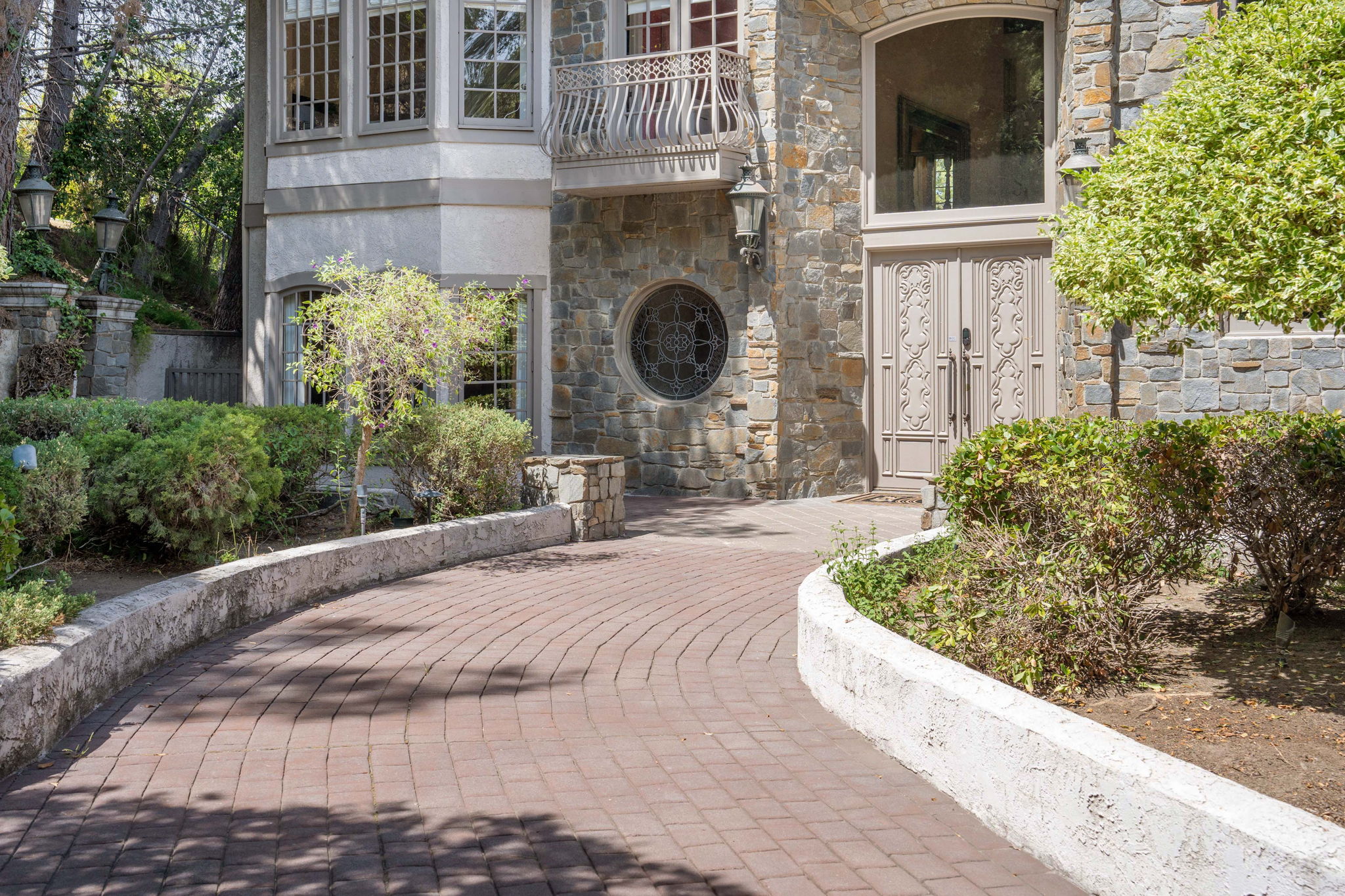 Grand main entrance doors of Chelsea Manor Recovery
